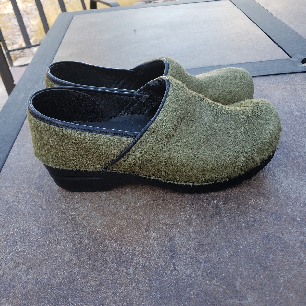 Sanita Clogs, Size 9.5 (40)